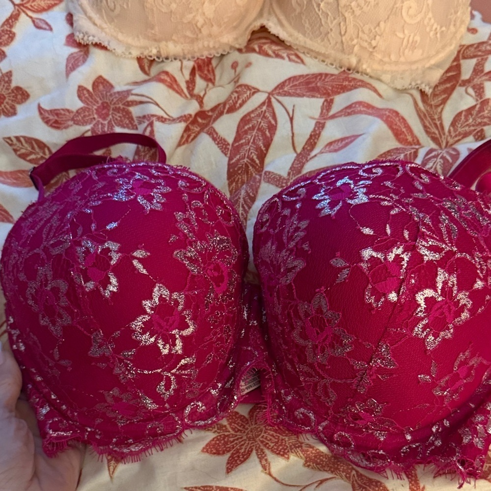 Elegant Lace Women's Bra Set - Red, White, and Pink - Picture 10 of 13